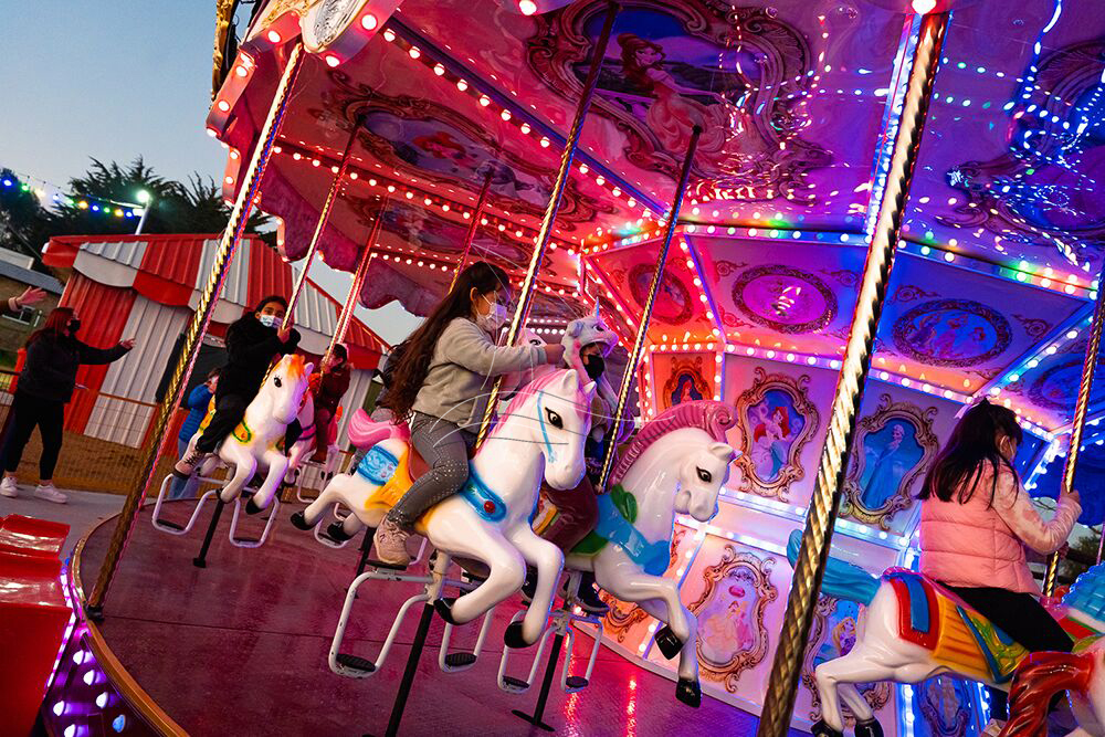 16-seat Kiddie Small Carousel Ride with Led Lights