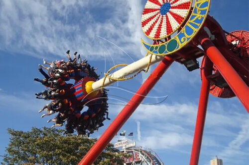 Extreme Thrill Amusement Park Giant Frisbee Ride